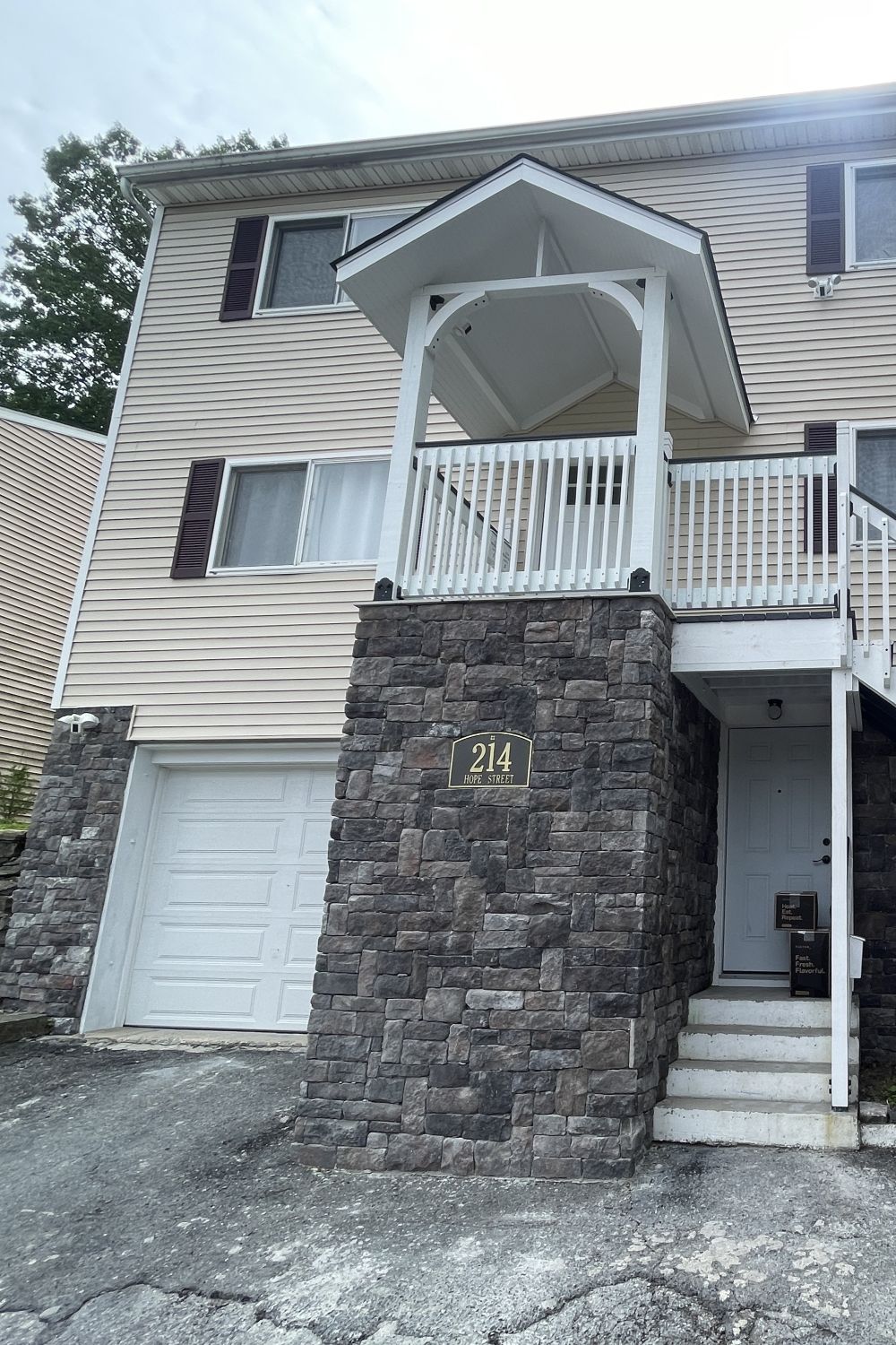 Black Bear Mountain Stone - Stone Veneer - Lime Stone Midnight