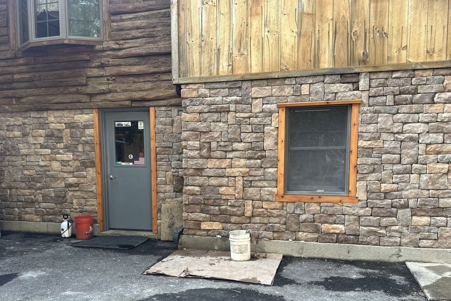 Black Bear Mountain Stone - Stone Veneer - Lime Stone Tuscany
