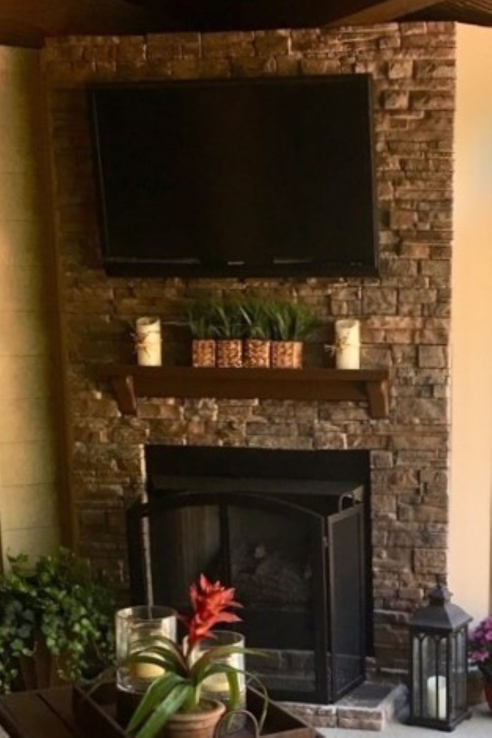 Black Bear Mountain Stone - Stone Veneer - Ready Stack Stone Panel Almond Buff