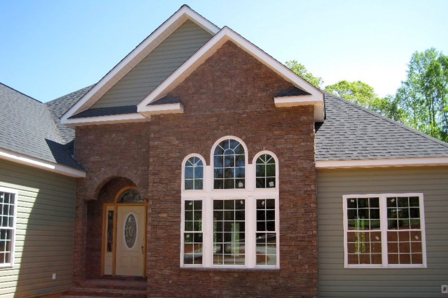 Black Bear Mountain Stone - Stone Veneer - Ready Stack Stone Panel Chardonnay