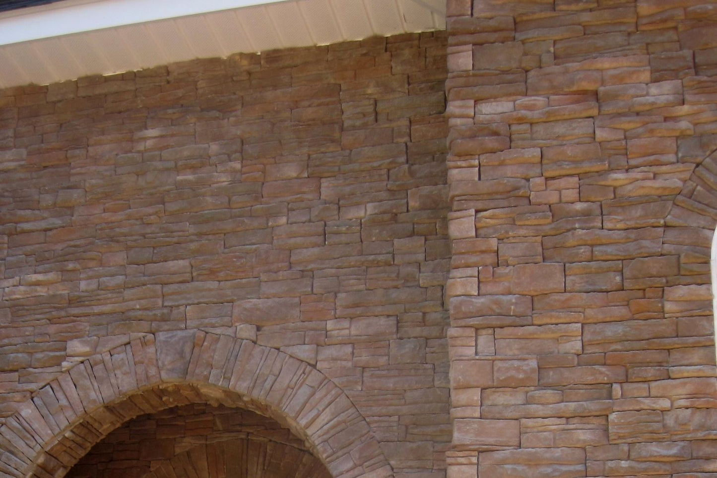 Black Bear Mountain Stone - Stone Veneer - Ready Stack Stone Panel Chardonnay
