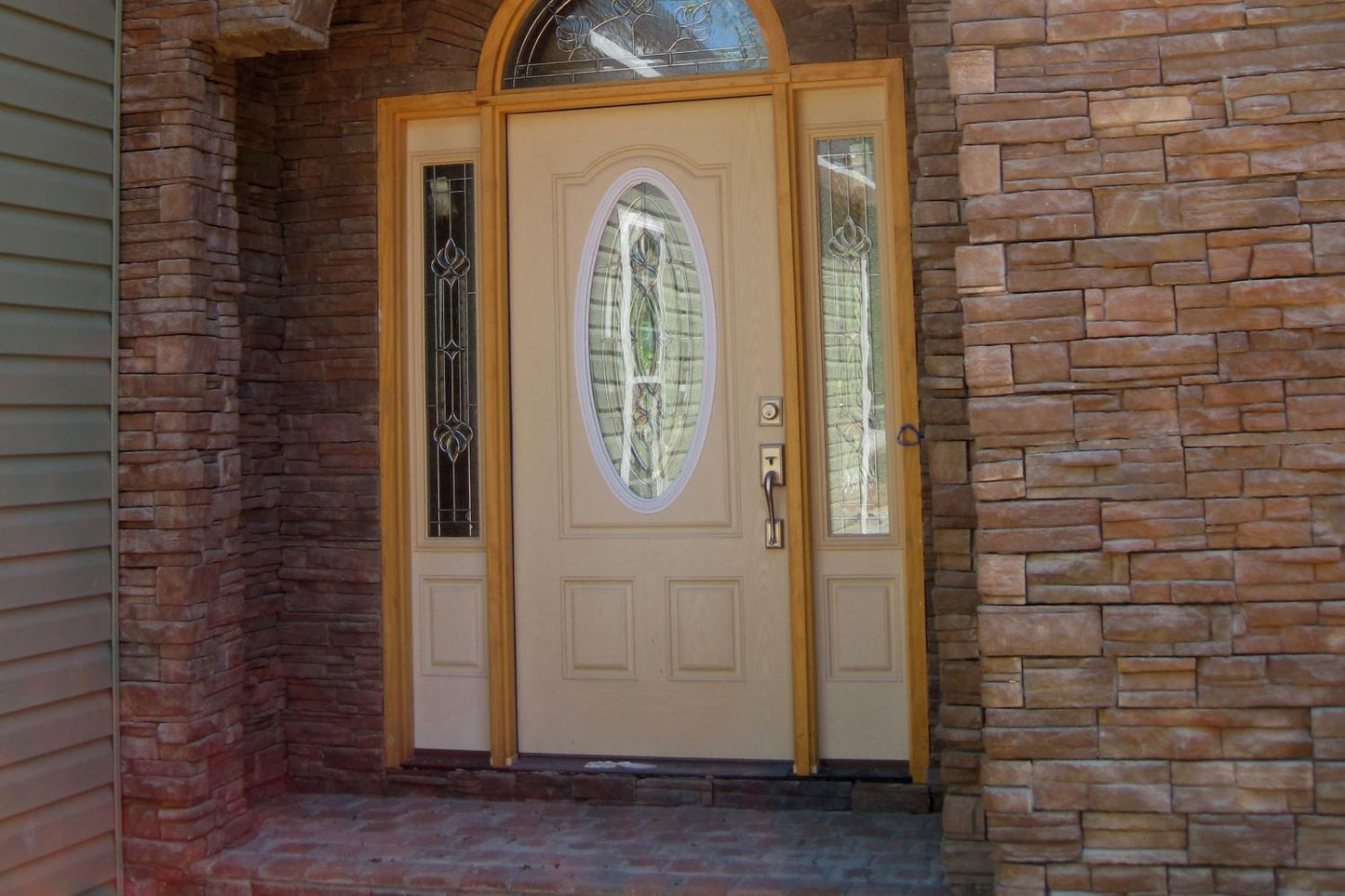 Black Bear Mountain Stone - Stone Veneer - Ready Stack Stone Panel Chardonnay
