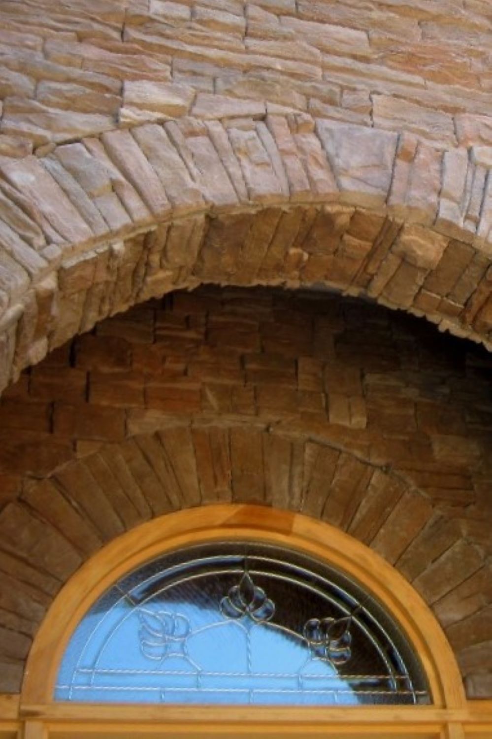 Black Bear Mountain Stone - Stone Veneer - Ready Stack Stone Panel Chardonnay