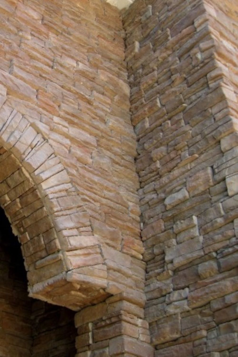 Black Bear Mountain Stone - Stone Veneer - Ready Stack Stone Panel Chardonnay