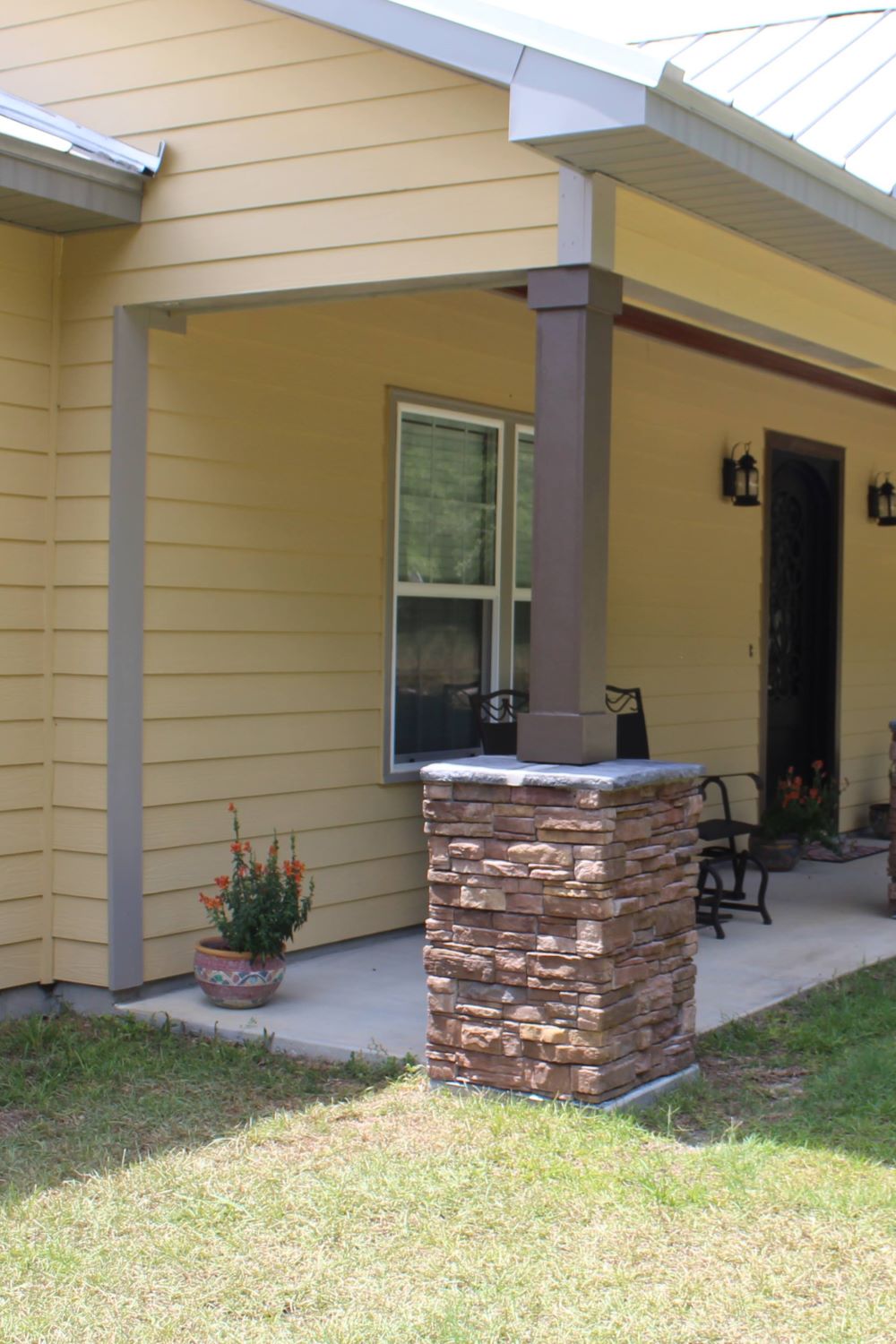 Black Bear Mountain Stone - Stone Veneer - Ready Stack Stone Panel Chardonnay