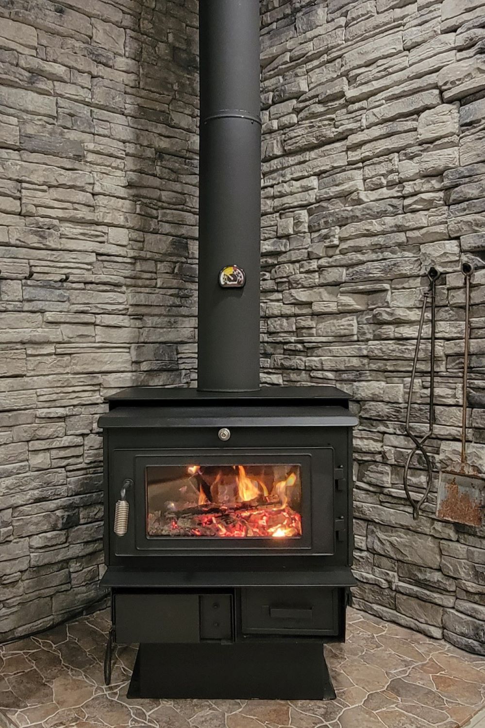 Black Bear Mountain Stone - Stone Veneer - Ready Stack Stone Panel Cool Gray
