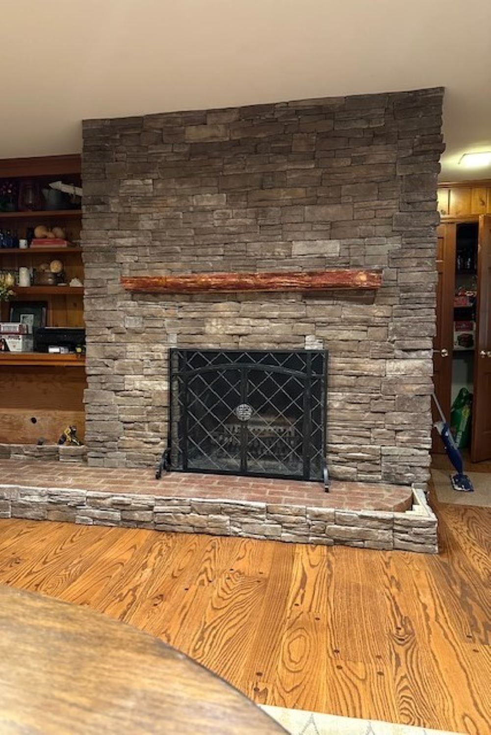 Black Bear Mountain Stone - Stone Veneer - Ready Stack Stone Panel Mossy Creek