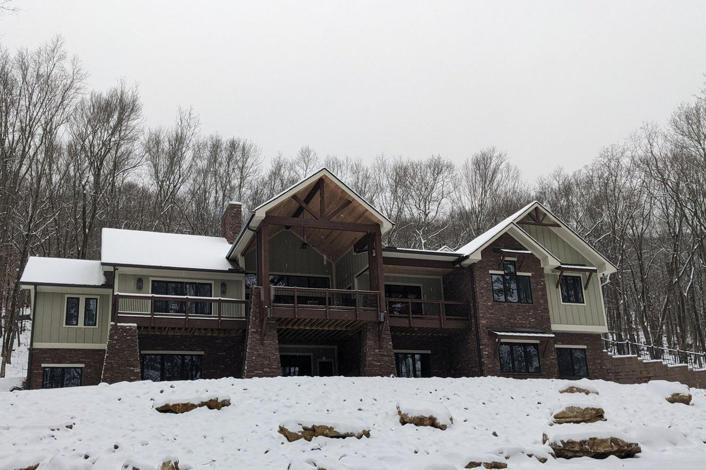 Black Bear Mountain Stone - Stone Veneer - Ready Stack Stone Panel Mossy Creek