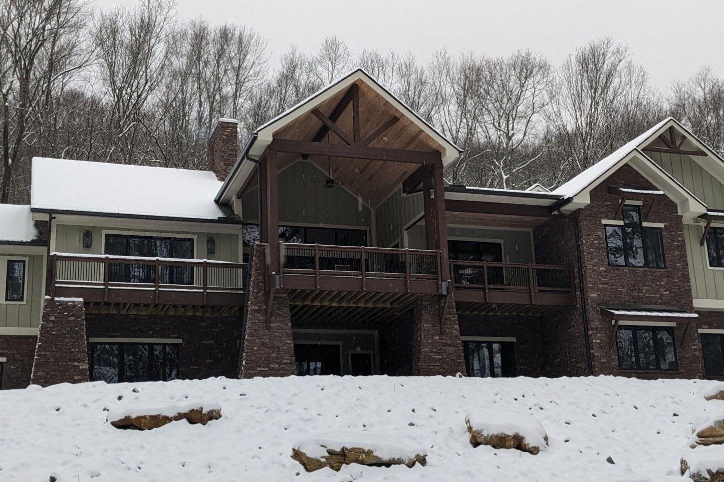 Black Bear Mountain Stone - Stone Veneer - Ready Stack Stone Panel Mossy Creek