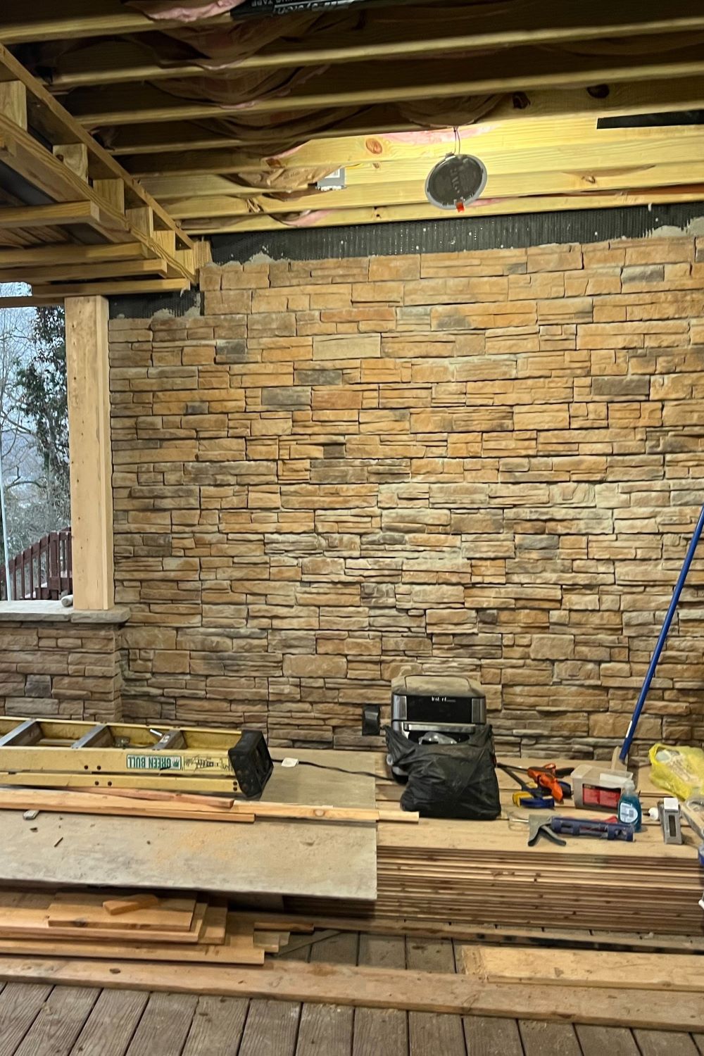 Black Bear Mountain Stone - Stone Veneer - Ready Stack Stone Panel Sienna