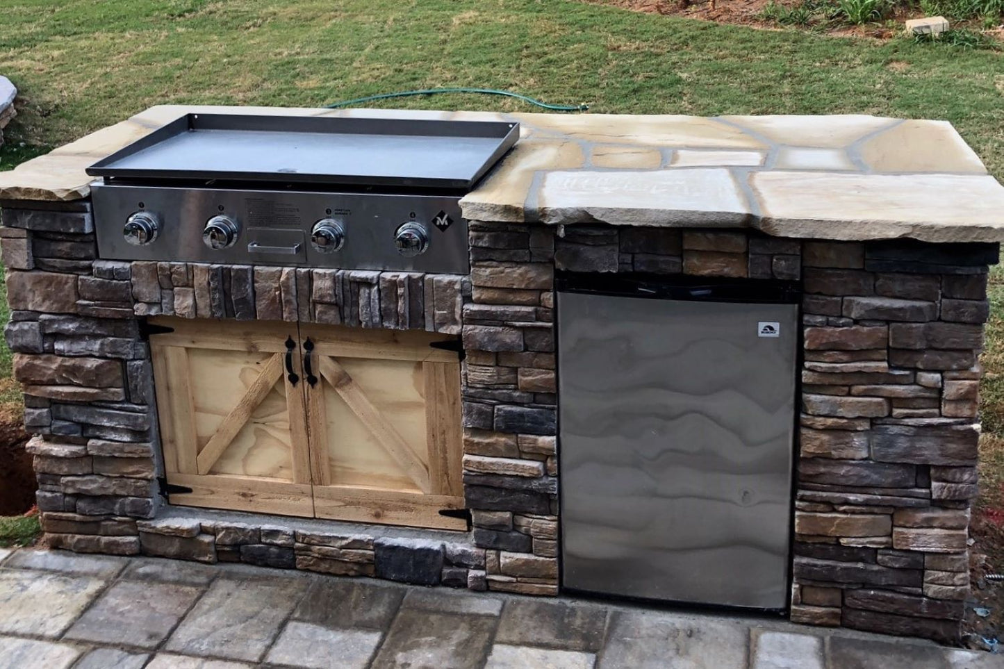 Black Bear Mountain Stone - Stone Veneer - Ready Stack Stone Panel Tacoma