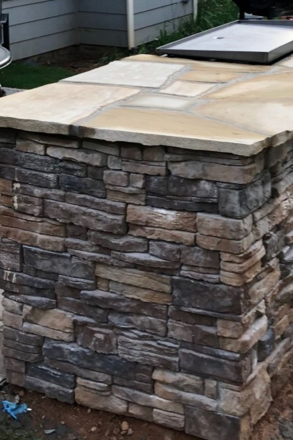 Black Bear Mountain Stone - Stone Veneer - Ready Stack Stone Panel Tacoma