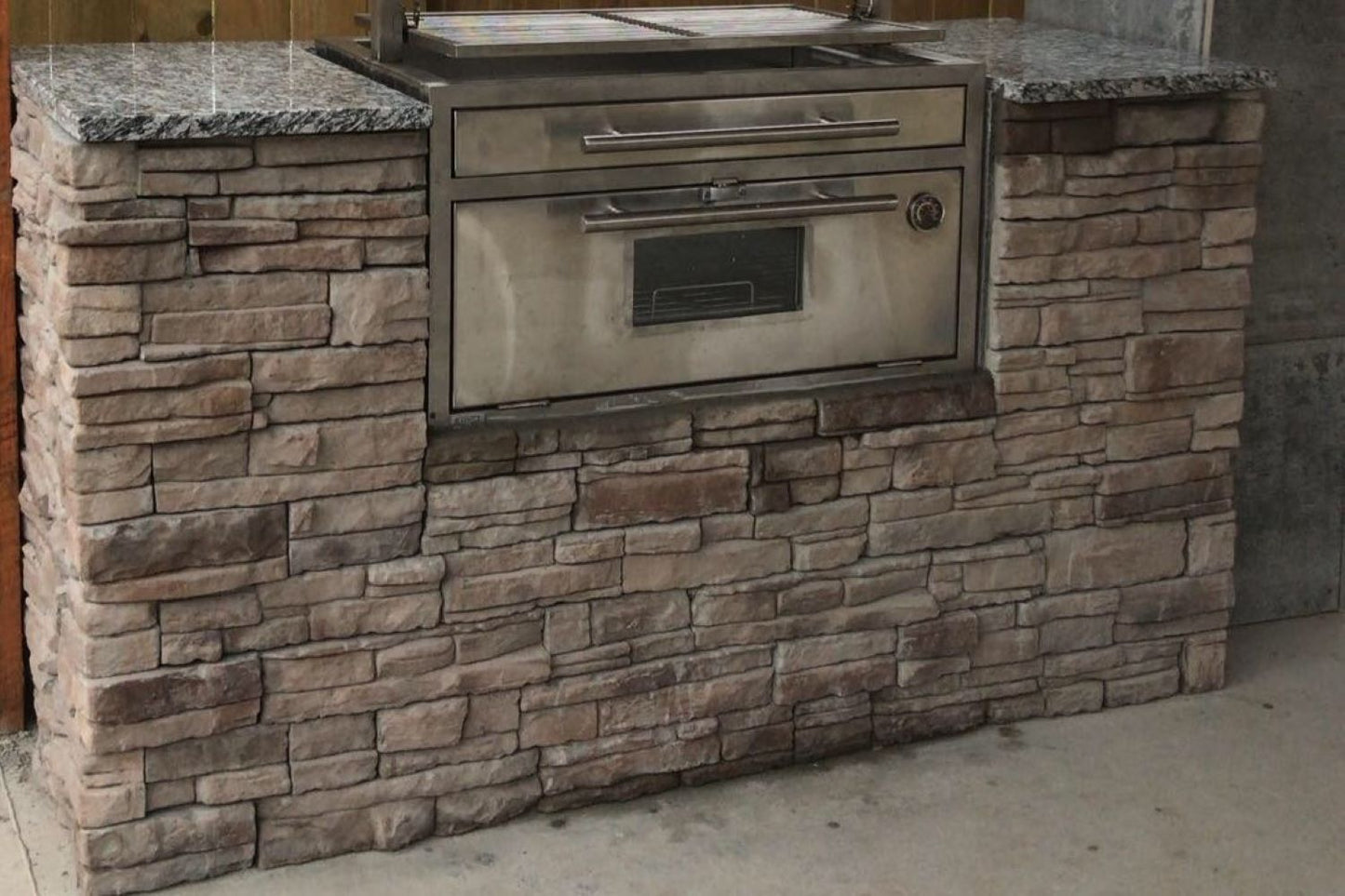 Black Bear Mountain Stone - Stone Veneer - Ready Stack Stone Panel White Oak
