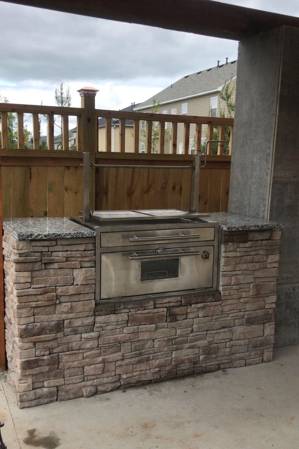 Black Bear Mountain Stone - Stone Veneer - Ready Stack White Oak