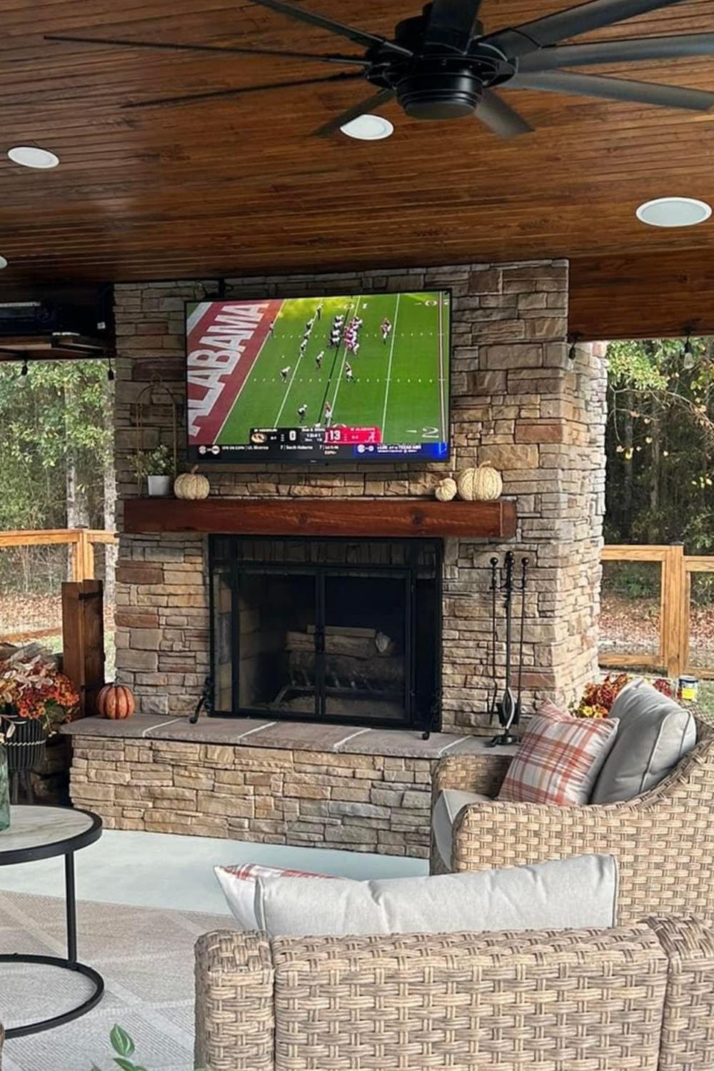 Black Bear Mountain Stone - Stone Veneer - Ready Stack Stone Panel White Oak
