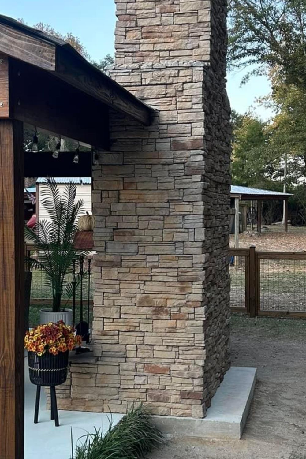Black Bear Mountain Stone - Stone Veneer - Ready Stack Stone Panel White Oak