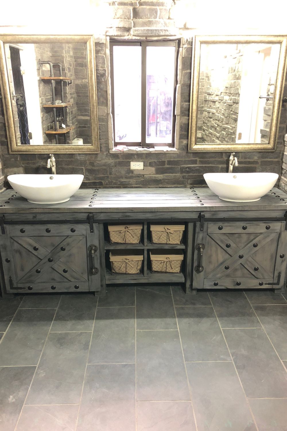 Black Bear Mountain Stone - Stone Veneer - Stack Stone Black Forest