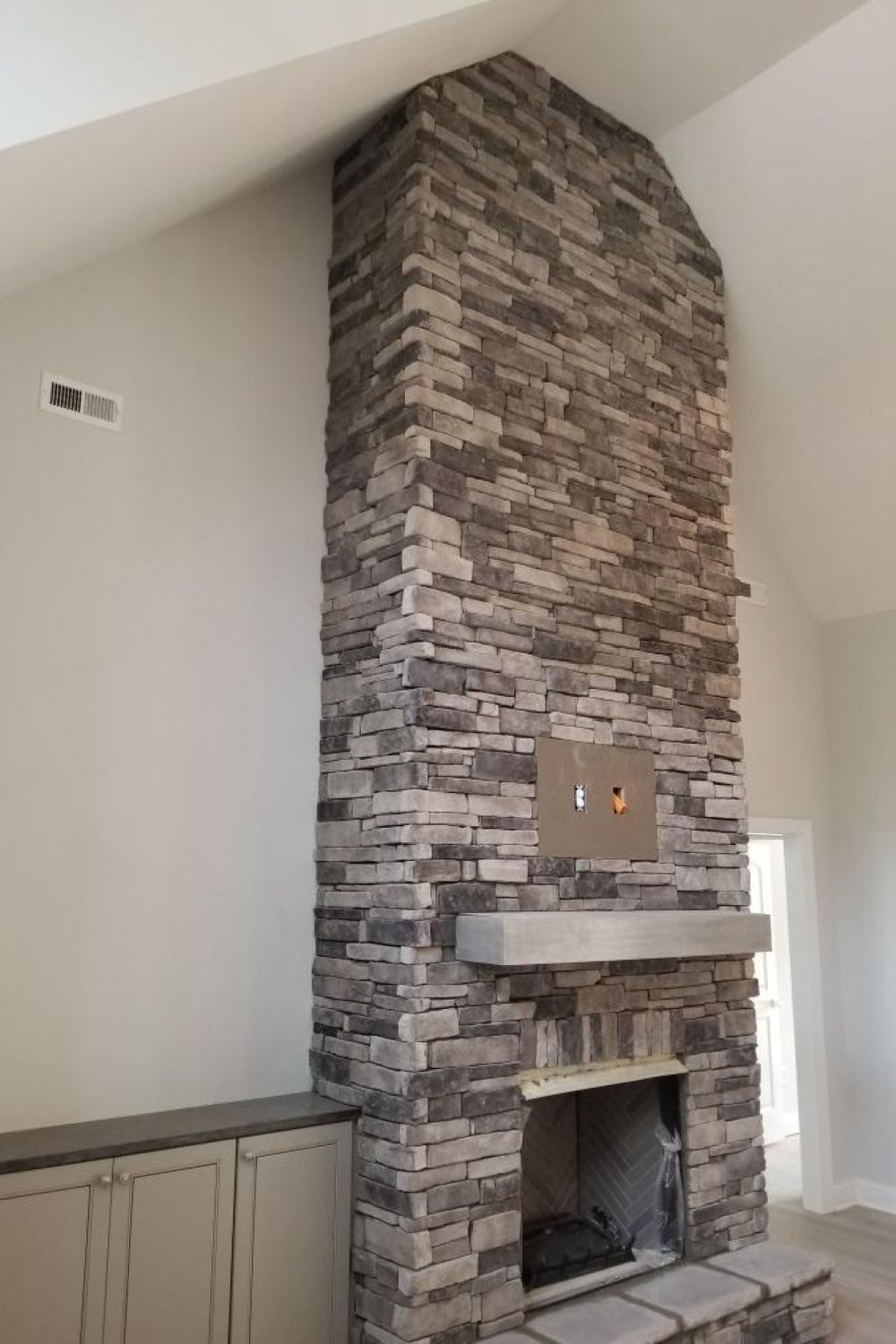 Black Bear Mountain Stone - Stone Veneer - Stack Stone Glacier