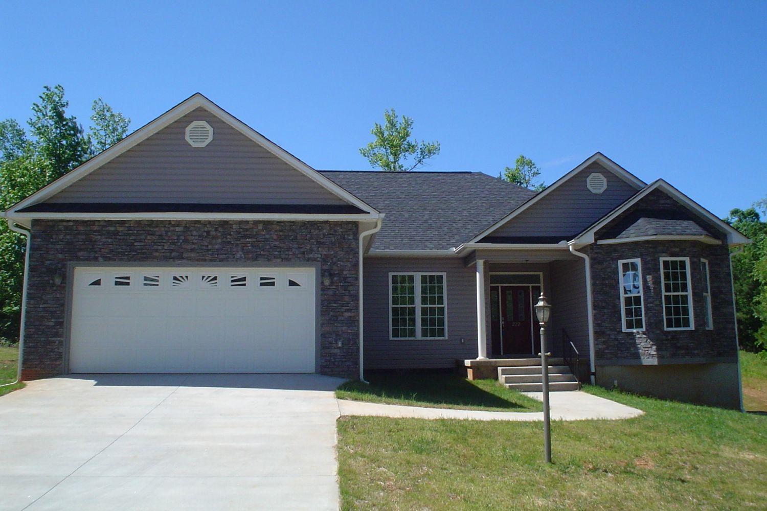 Black Bear Mountain Stone - Stone Veneer - Stack Stone Midnight