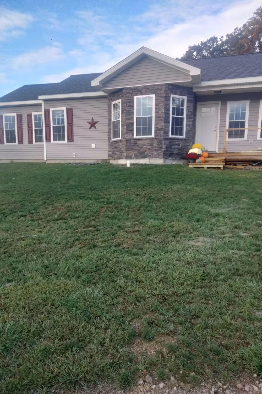 Black Bear Mountain Stone - Stone Veneer - Stack Stone Midnight