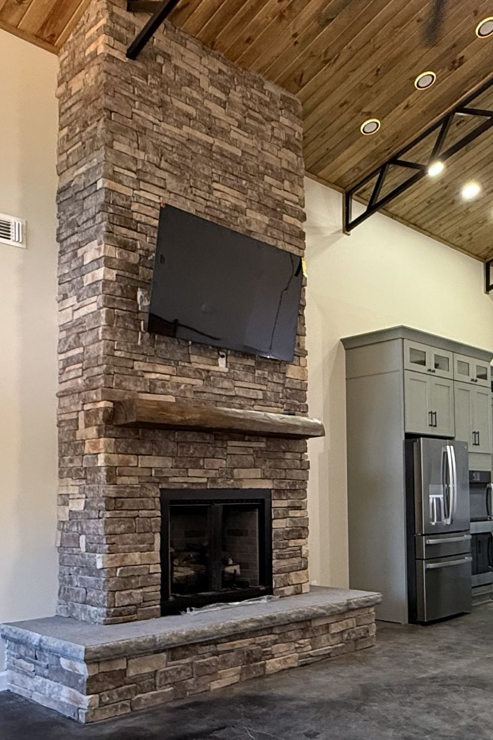 Black Bear Mountain Stone - Stone Veneer - Stack Stone Mossy Creek