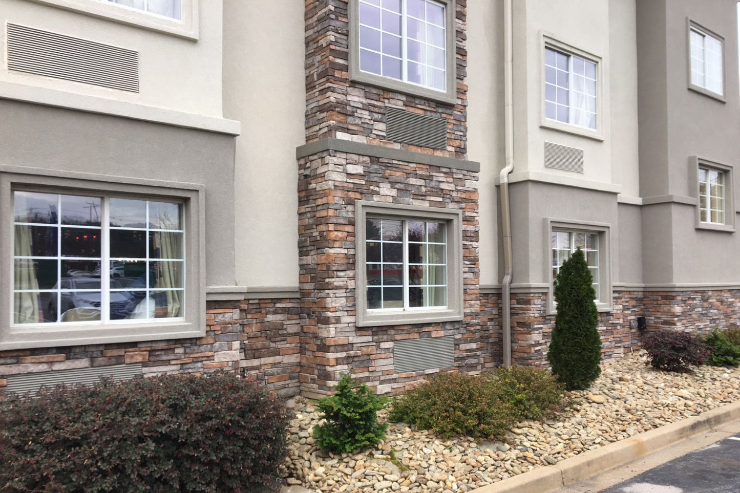 Black Bear Mountain Stone - Stone Veneer - Stack Stone Ozark