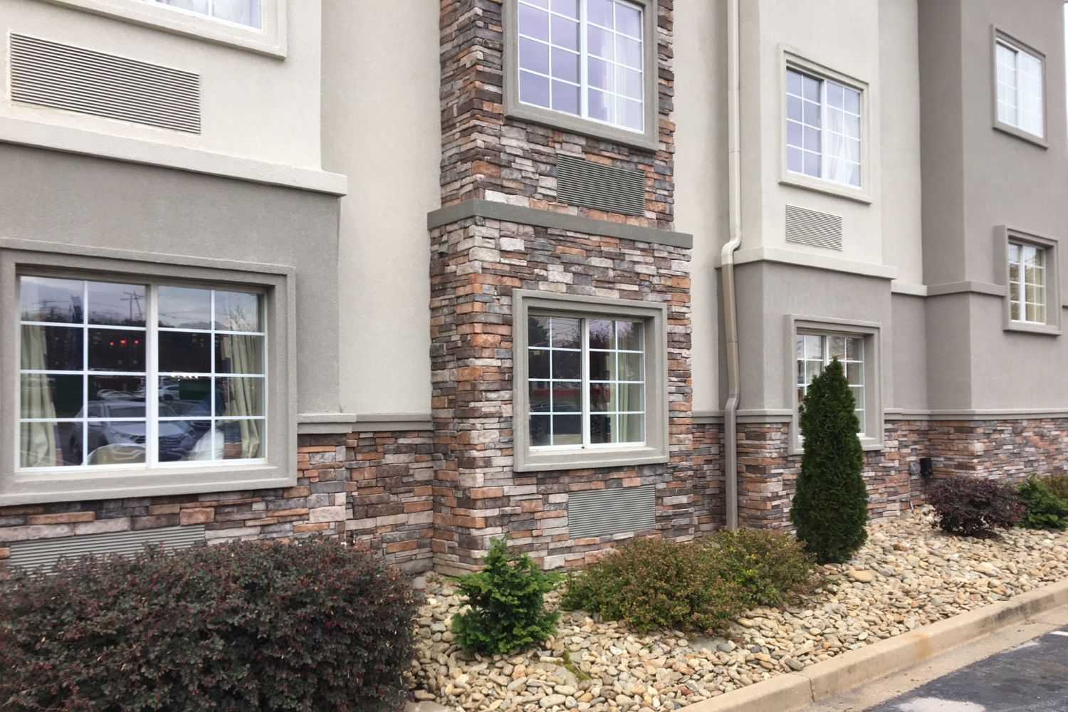 Black Bear Mountain Stone - Stone Veneer - Stack Stone Ozark