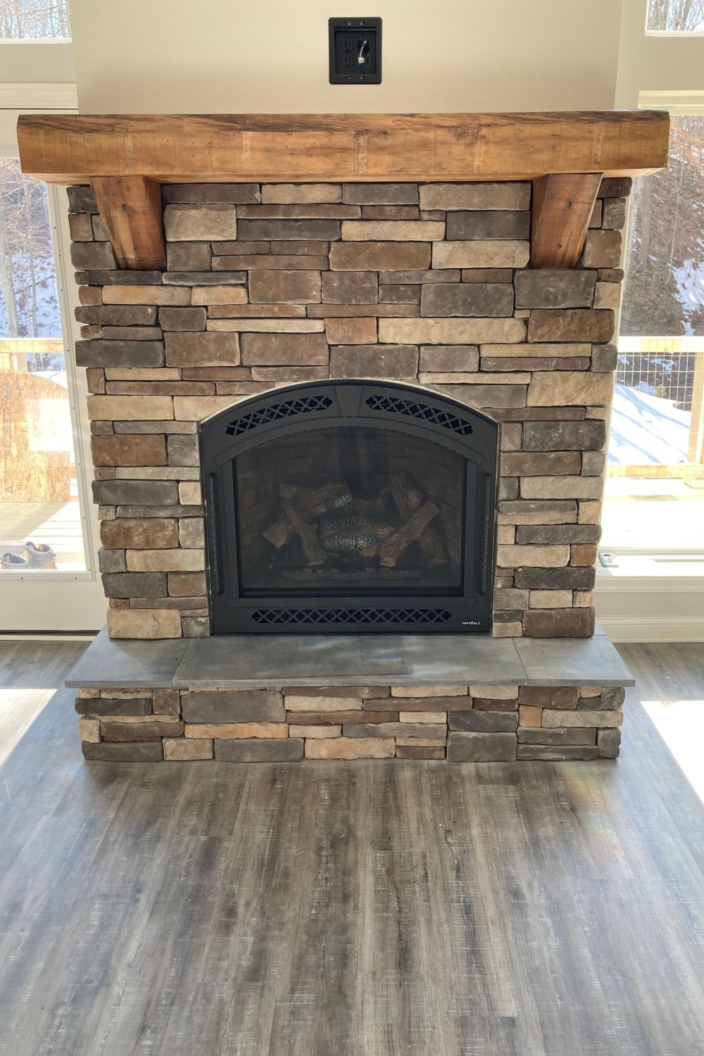 Black Bear Mountain Stone - Stone Veneer - Stack Stone Rustic