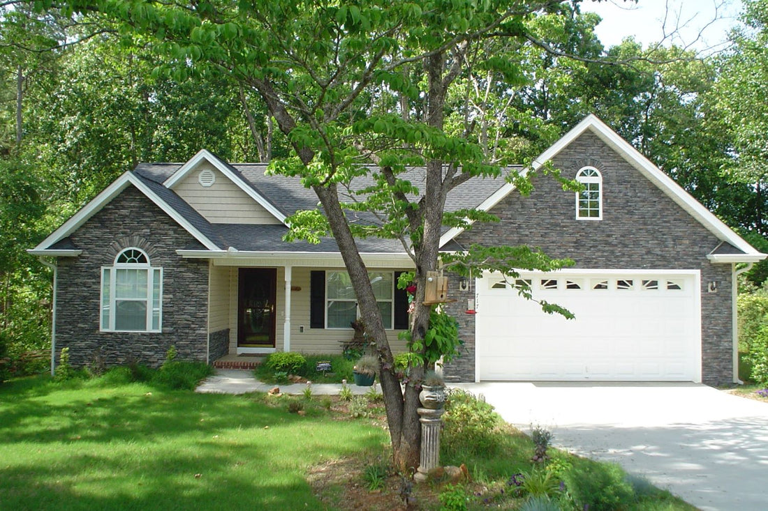 Black Bear Mountain Stone - Stone Veneer - Ledge Stack Midnight