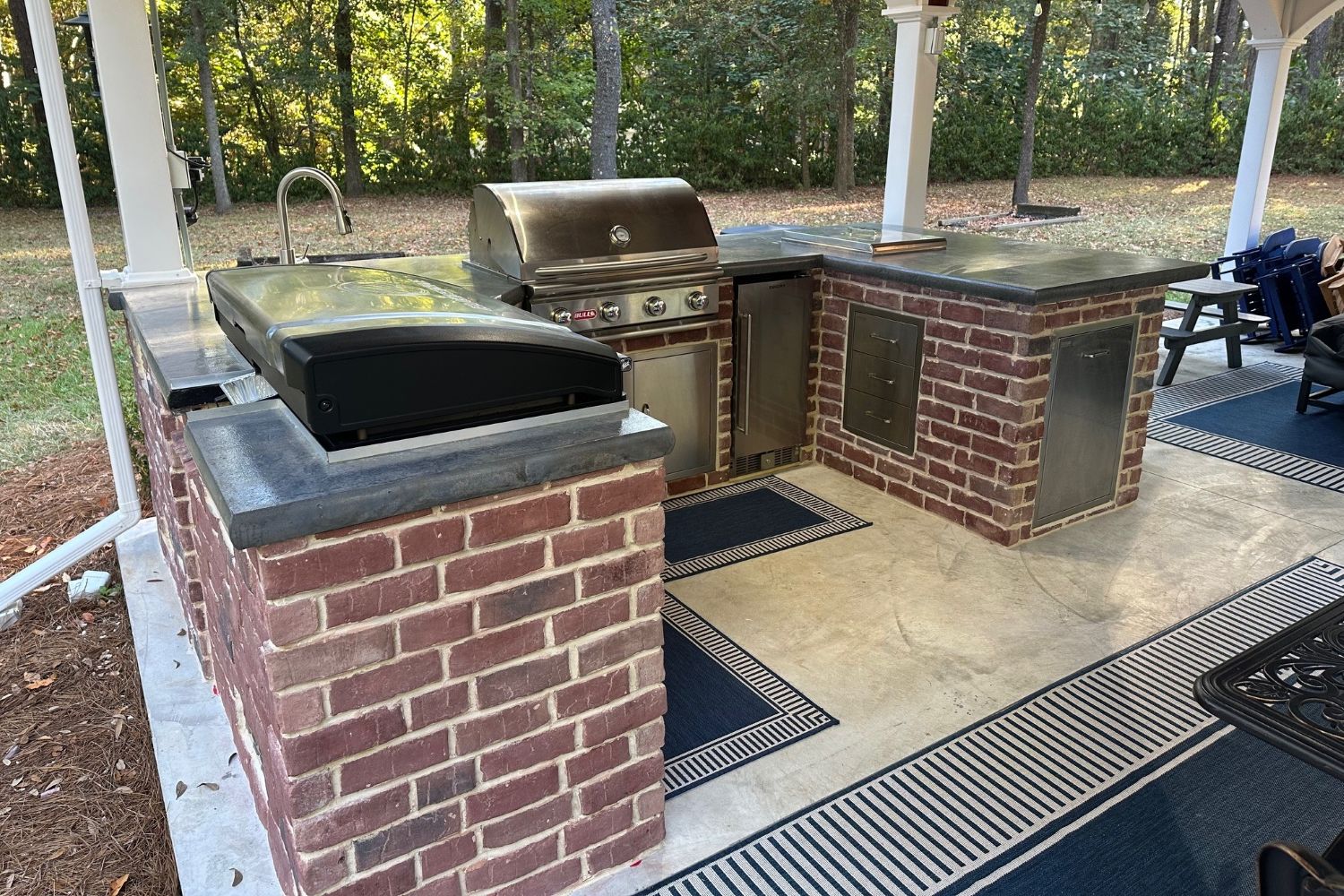 Black Bear Mountain Stone - Brick Veneer - Hampton