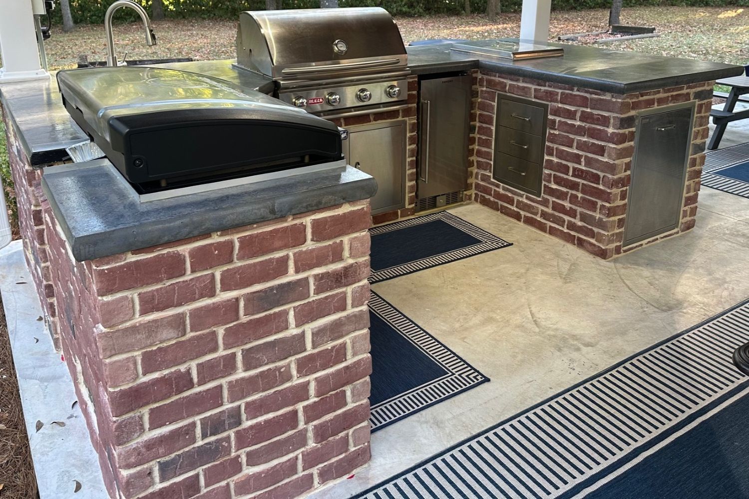 Black Bear Mountain Stone - Brick Veneer - Hampton