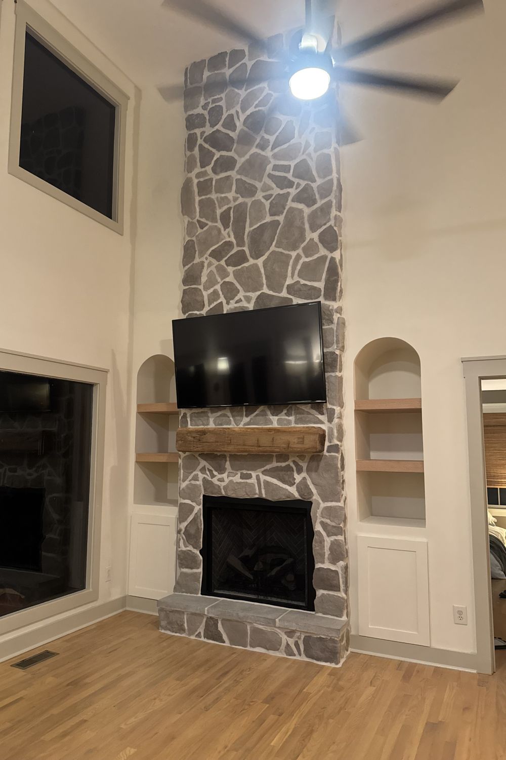 Black Bear Mountain Stone - Stone Veneer - Field Stone Ash