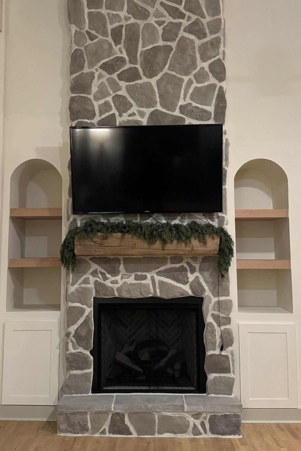 Black Bear Mountain Stone - Stone Veneer - Field Stone Ash