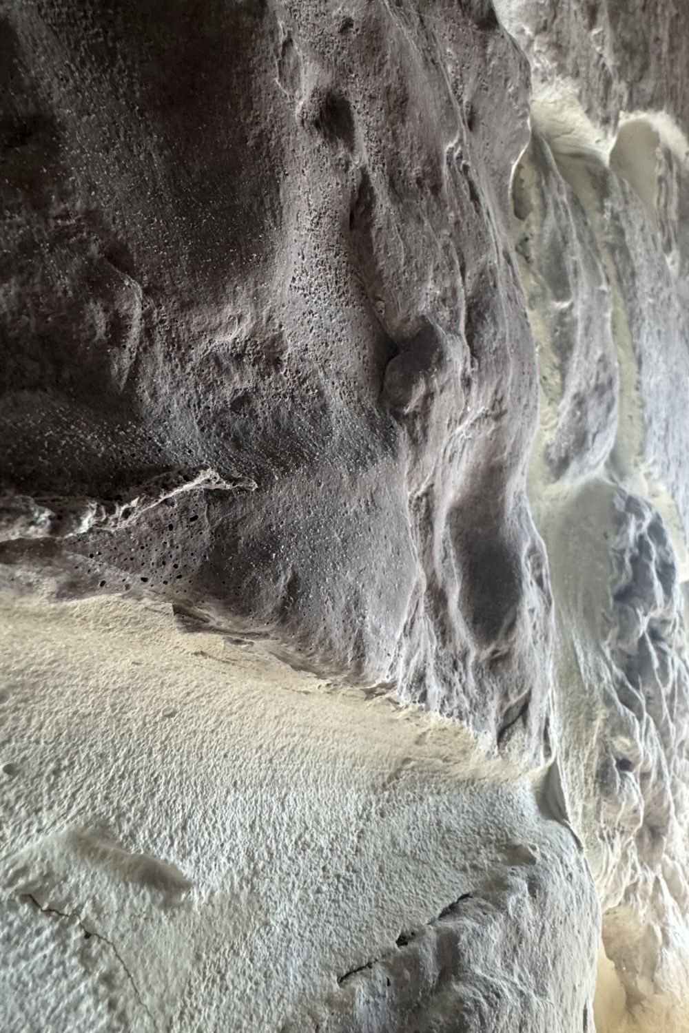 Black Bear Mountain Stone - Stone Veneer - Field Stone Ash