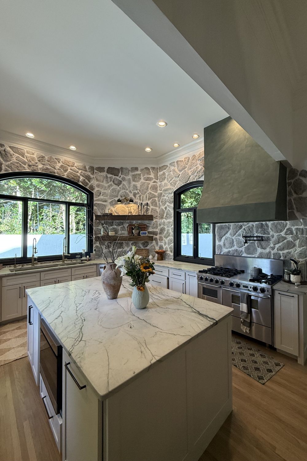 Black Bear Mountain Stone - Stone Veneer - Field Stone Ash