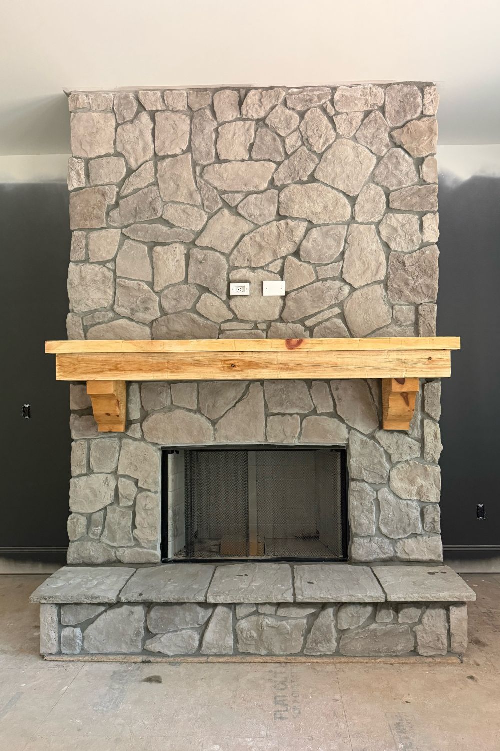 Black Bear Mountain Stone - Stone Veneer - Field Stone Ash