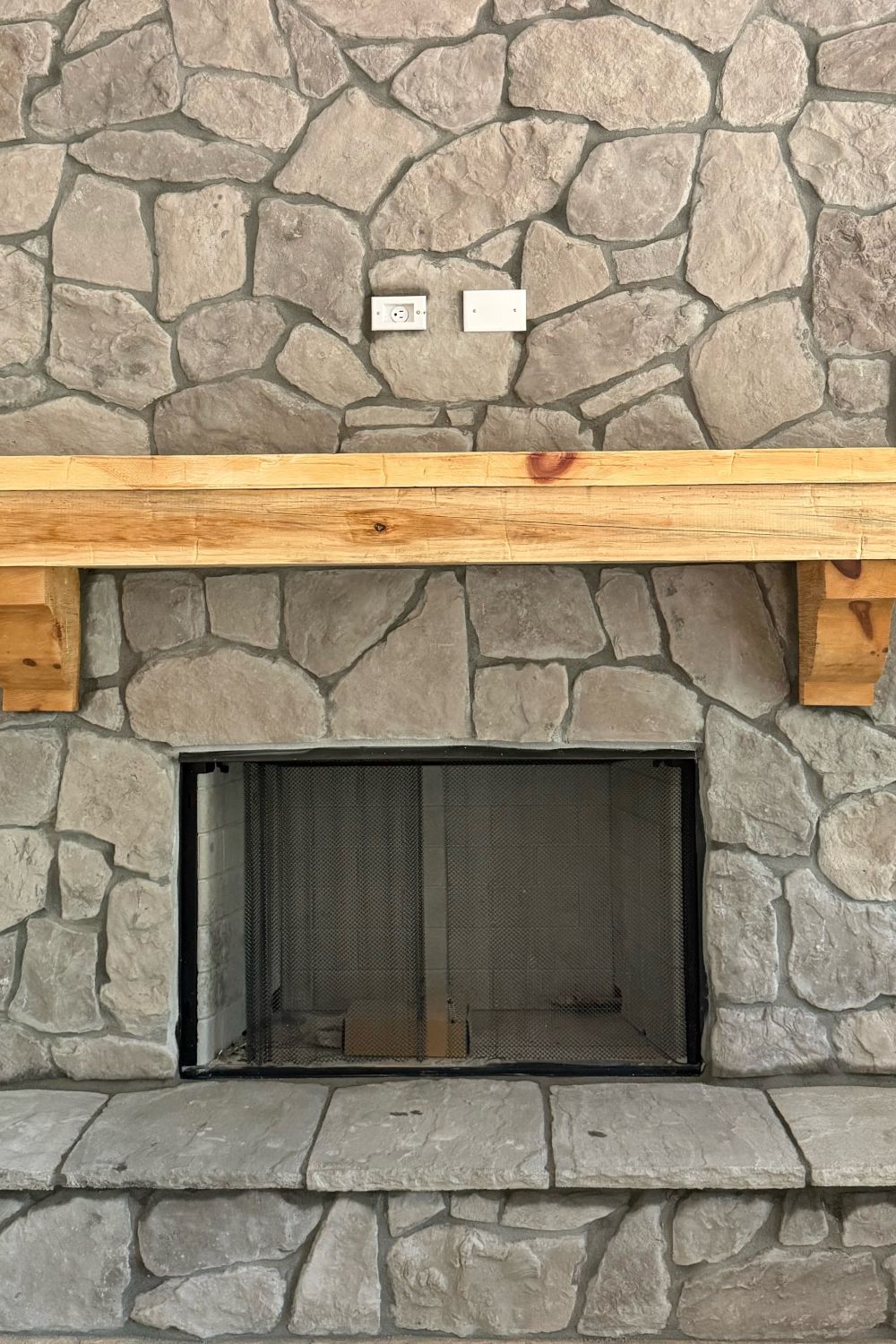 Black Bear Mountain Stone - Stone Veneer - Field Stone Ash