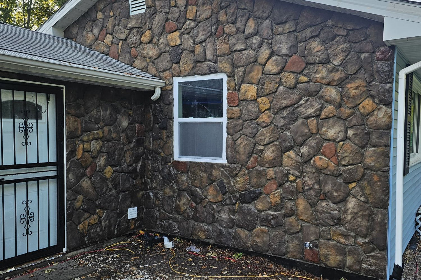 Black Bear Mountain Stone - Stone Veneer - Field Stone Kona