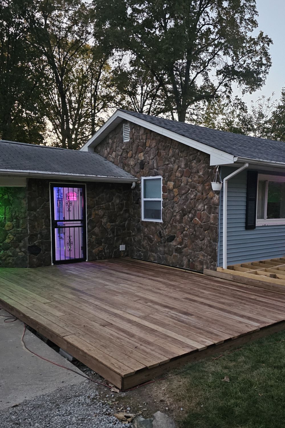 Black Bear Mountain Stone - Stone Veneer - Field Stone Kona