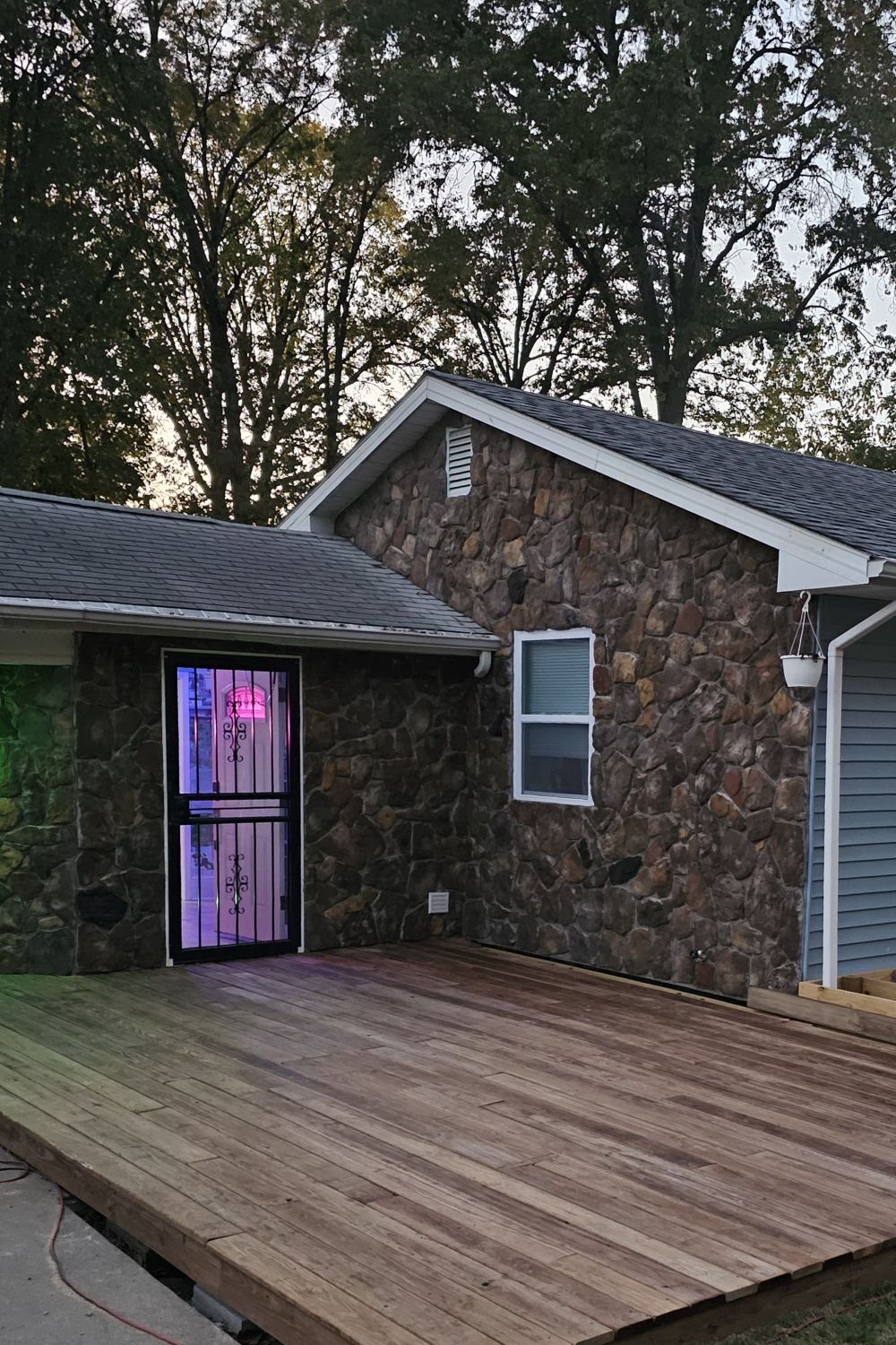 Black Bear Mountain Stone - Stone Veneer - Field Stone Kona