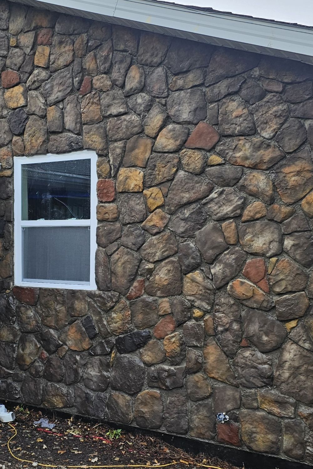 Black Bear Mountain Stone - Stone Veneer - Field Stone Kona