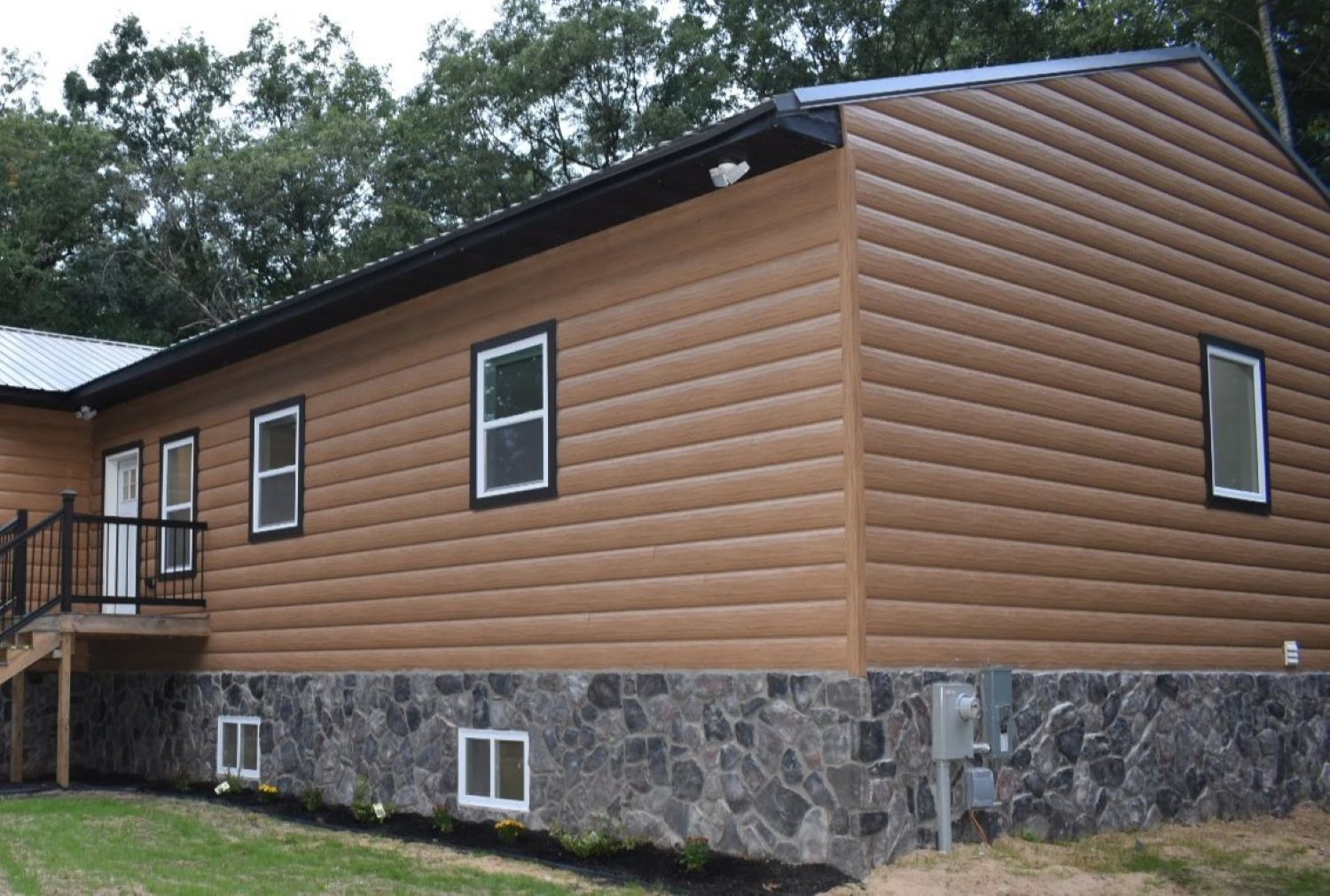 Black Bear Mountain Stone - Stone Veneer - Field Stone Midnight