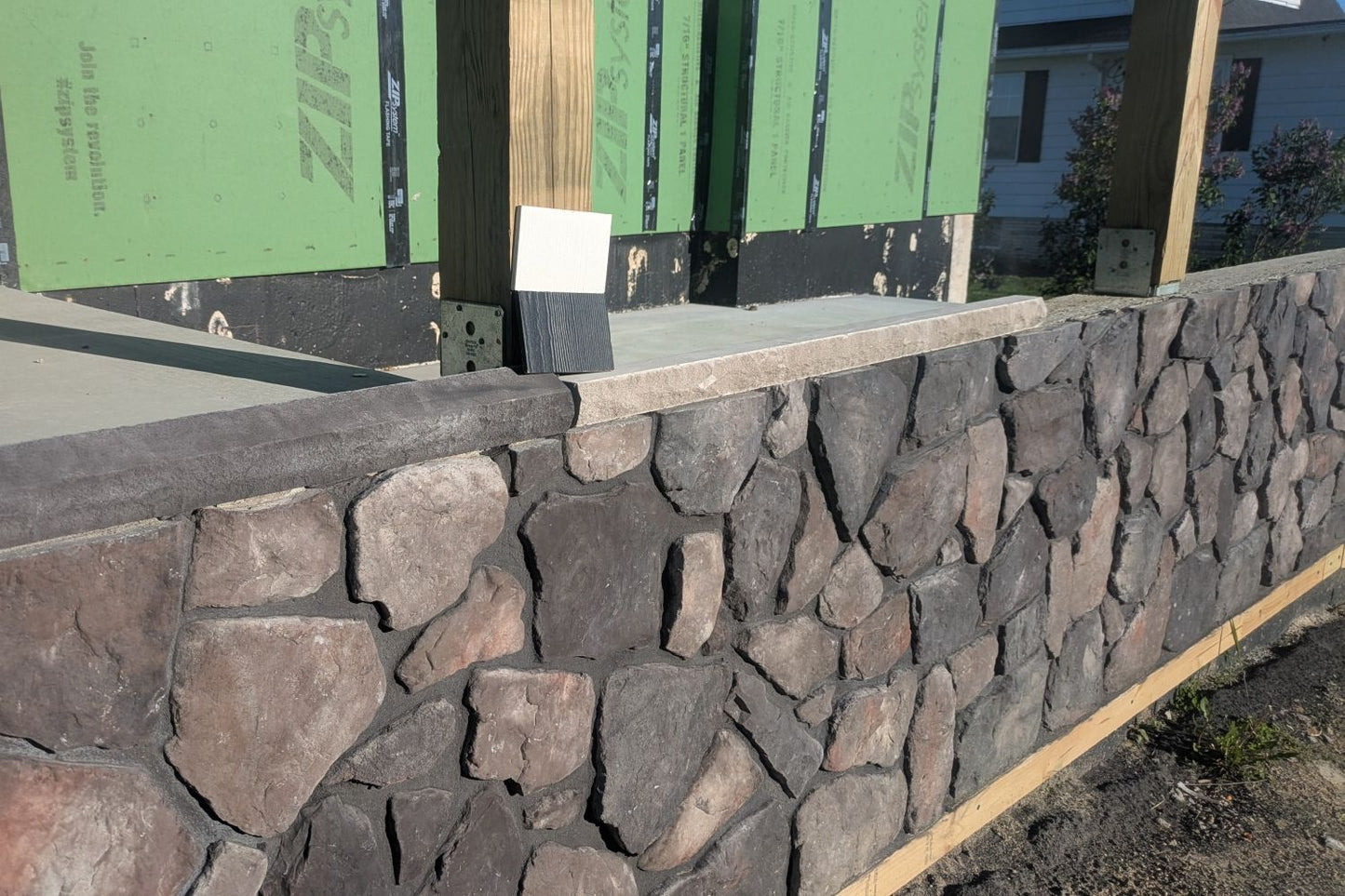 Black Bear Mountain Stone - Stone Veneer - Field Stone Midnight