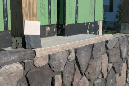 Black Bear Mountain Stone - Stone Veneer - Field Stone Midnight