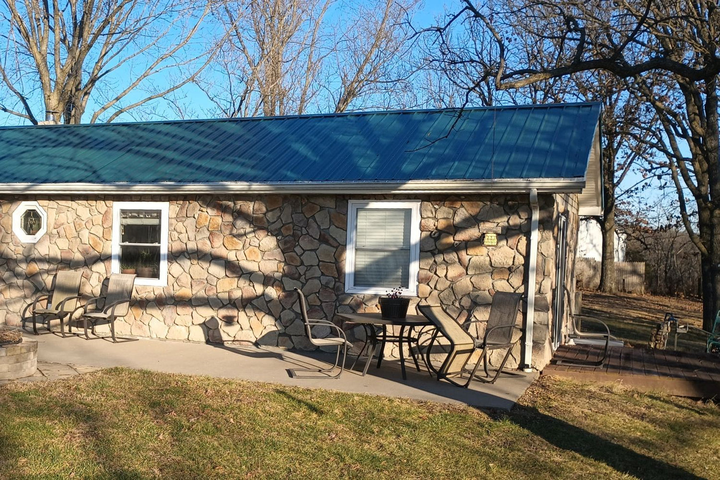 Black Bear Mountain Stone - Stone Veneer - Field Stone Ozark