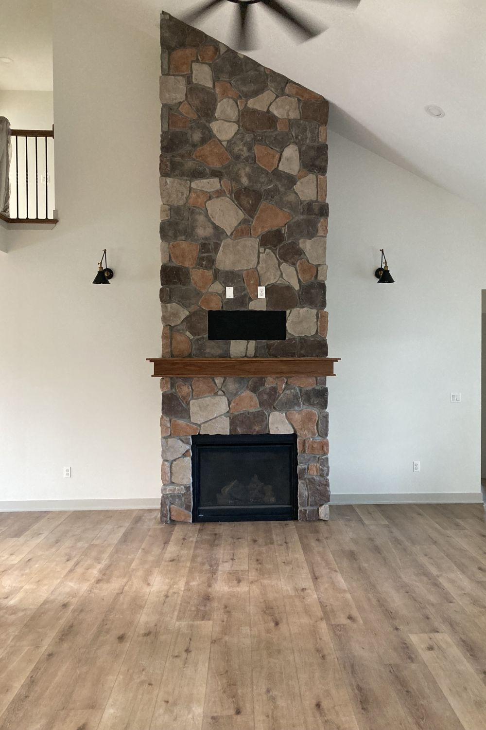 Black Bear Mountain Stone - Stone Veneer - Field Stone Ozark