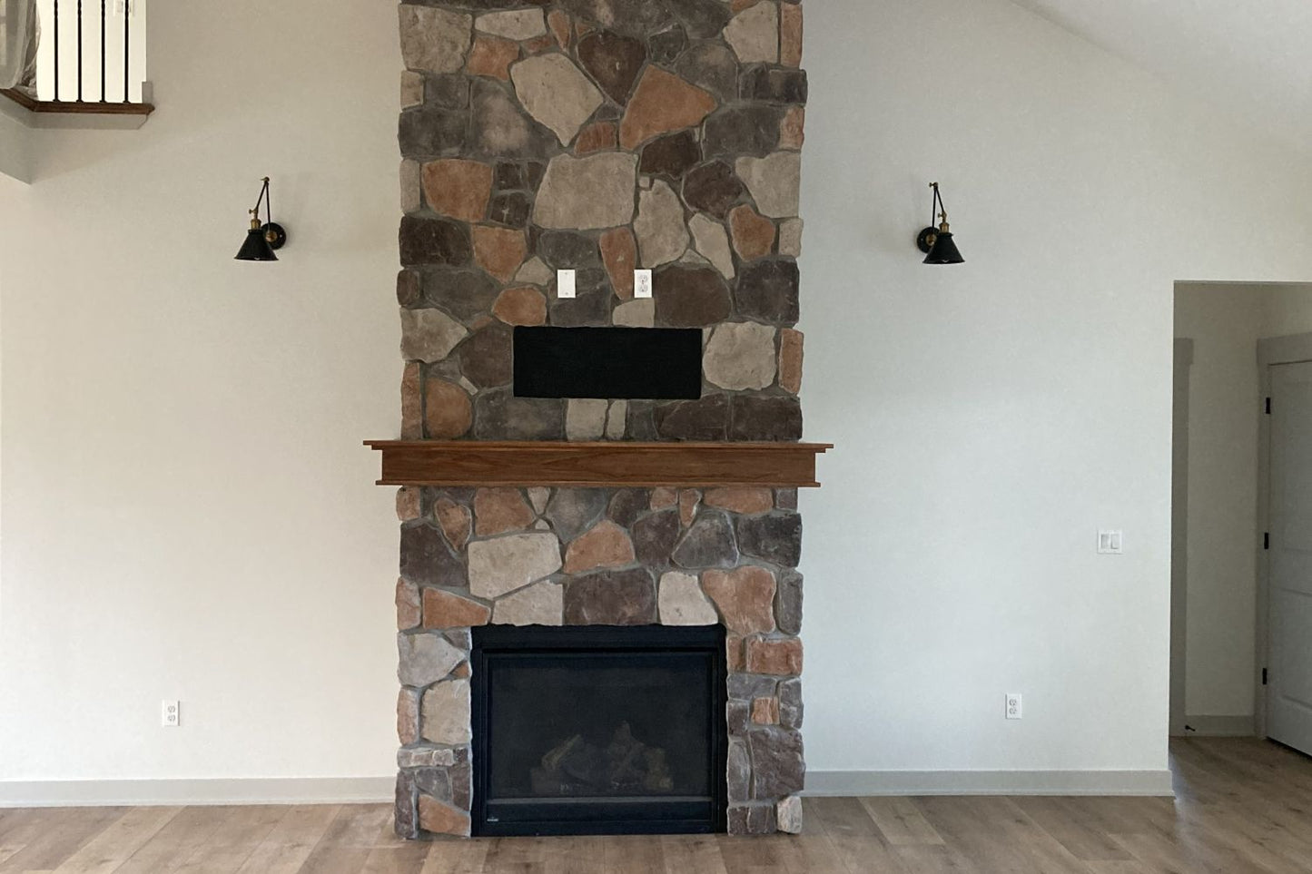 Black Bear Mountain Stone - Stone Veneer - Field Stone Ozark