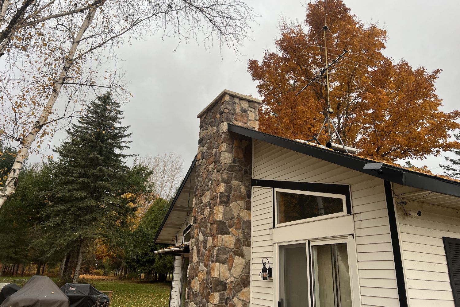 Black Bear Mountain Stone - Stone Veneer - Field Stone Rustic