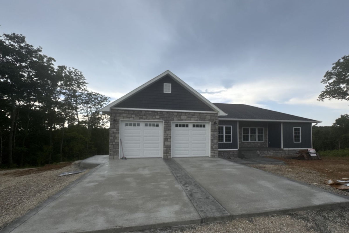 Black Bear Mountain Stone - Stone Veneer - Hackett Stone Ash