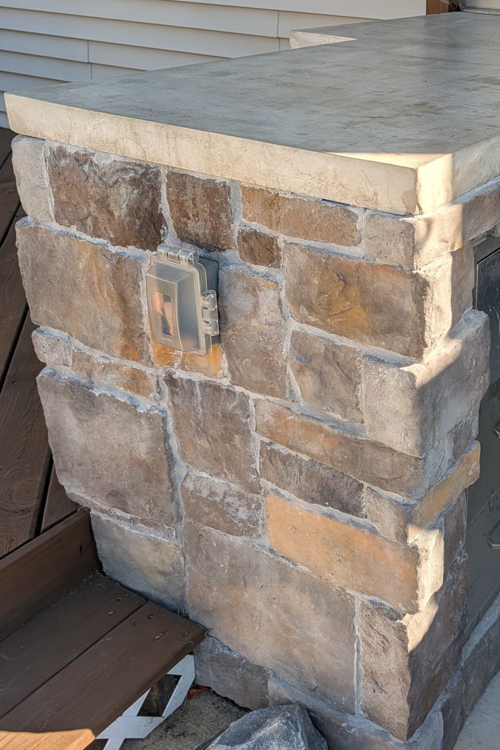 Black Bear Mountain Stone - Stone Veneer - Hackett Stone Kona